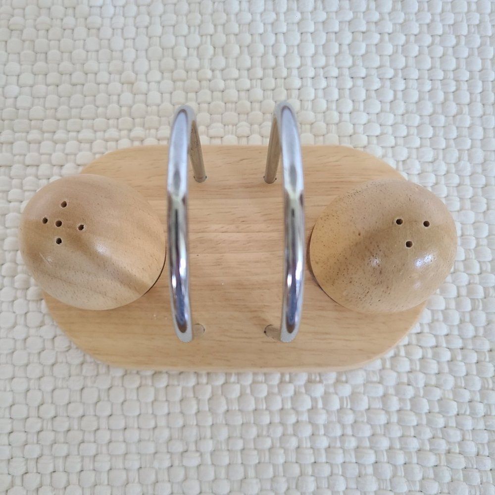 NWOT Metal and Solid Wood Egg-Shaped Salt And Pepper Shakers With Napkin Holder - Picture 12 of 12